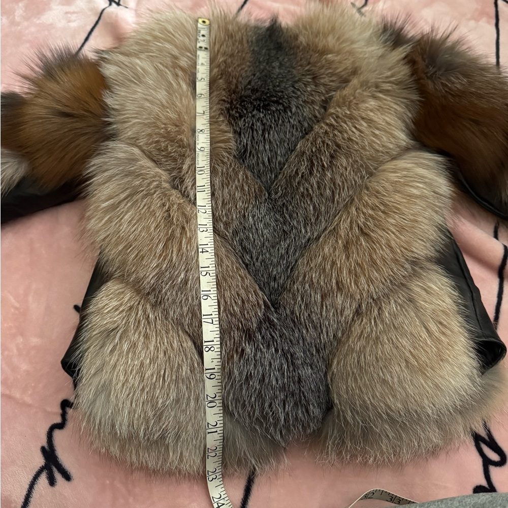 ❌SOLD❌Luxurious Fur Jacket - Picture 3 of 5